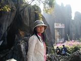 张家界导游姜怡在云南石林