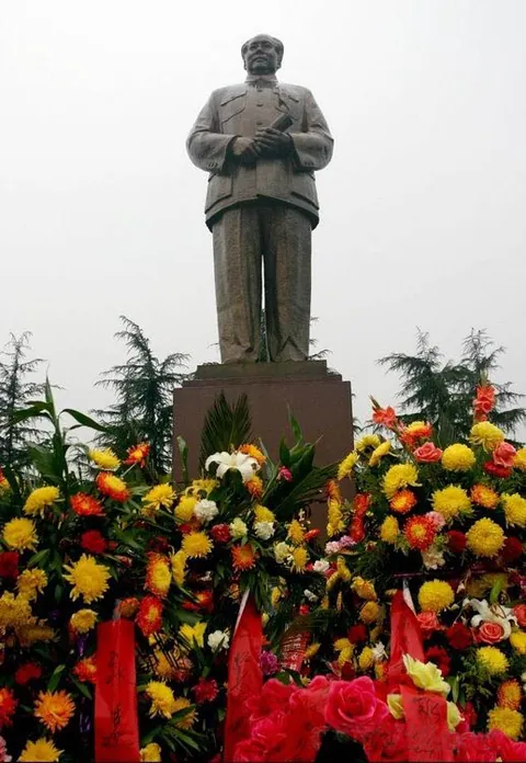 毛澤東銅像廣場