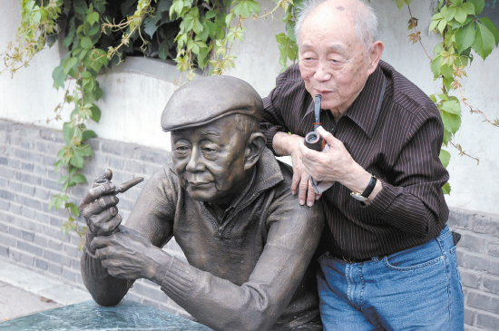 黄永玉：中国著名画坛怪杰，湖南凤凰县人