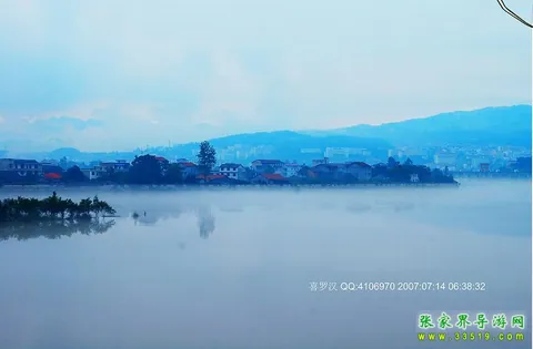 张家界汛期景色