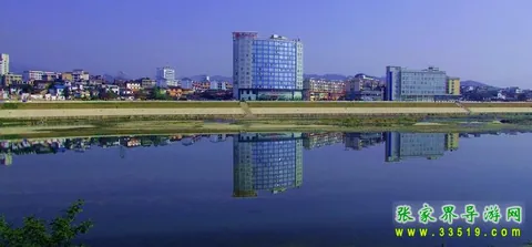 张家界澧水河畔风景