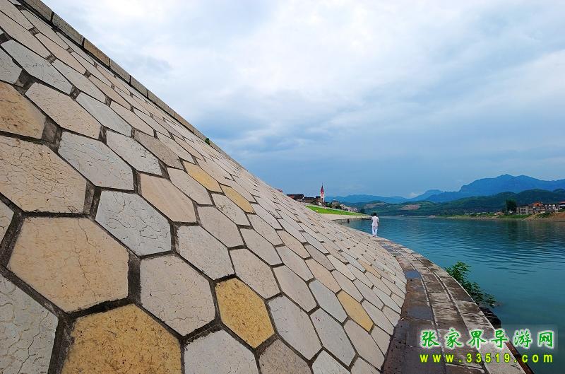 张家界沿河大道风光