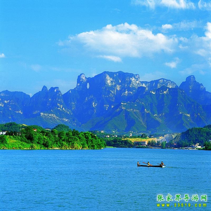 天门山澧水河畔
