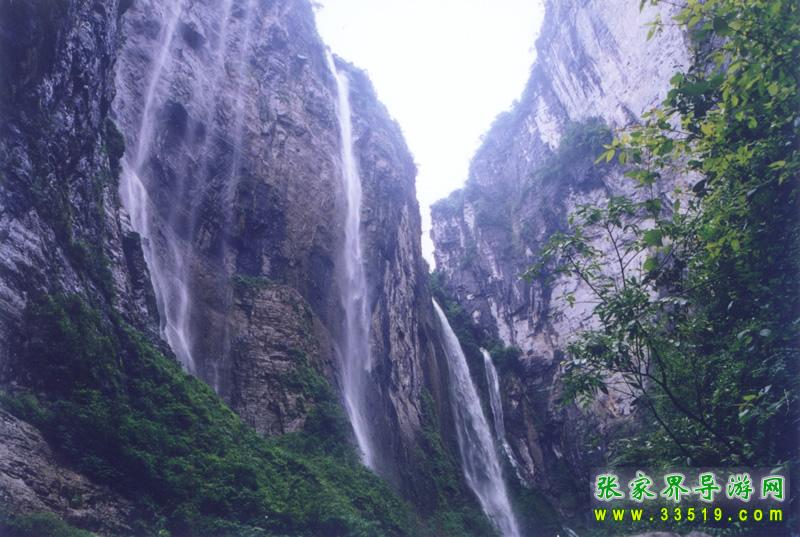 德夯大峡谷瀑布群