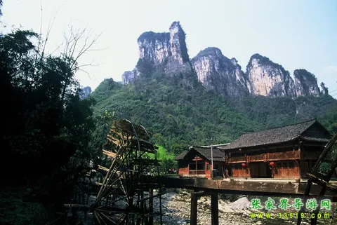 德夯大峡谷风光
