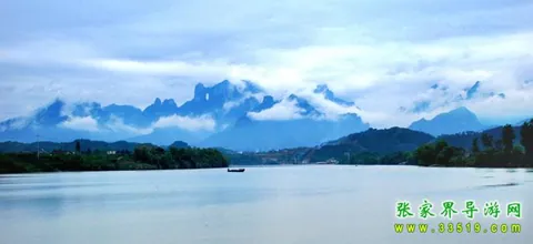 远望天门山