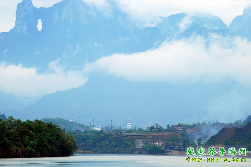 远望天门山