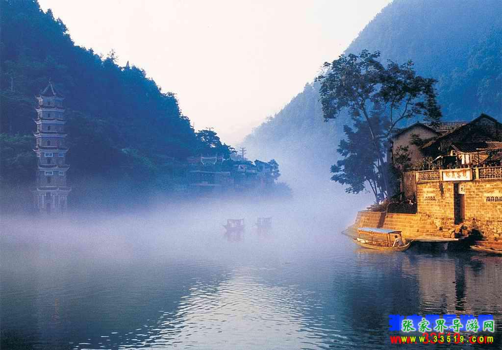 凤凰古城沱江风光