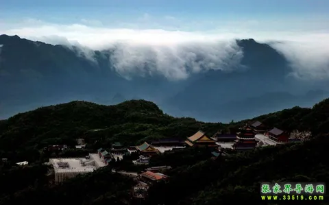 天门山寺俯瞰