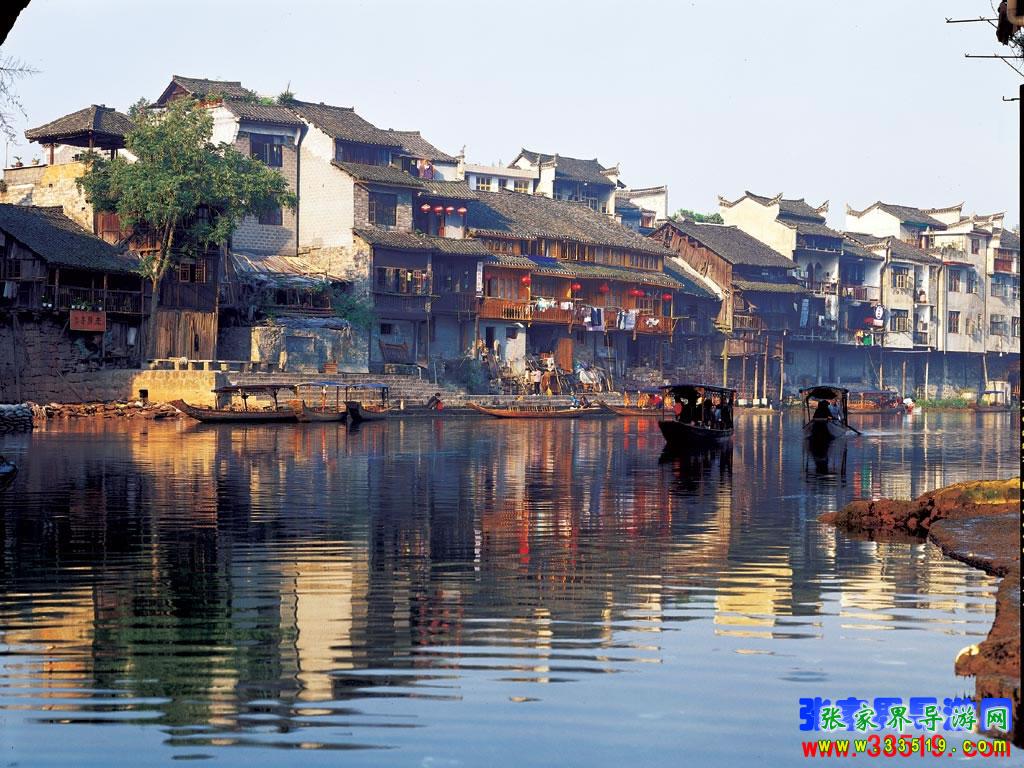 凤凰古城沱江风光