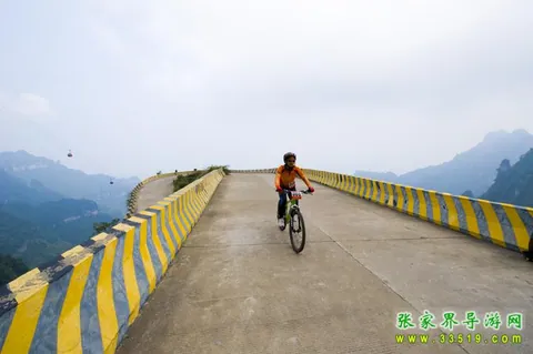 挑战天门山通天大道