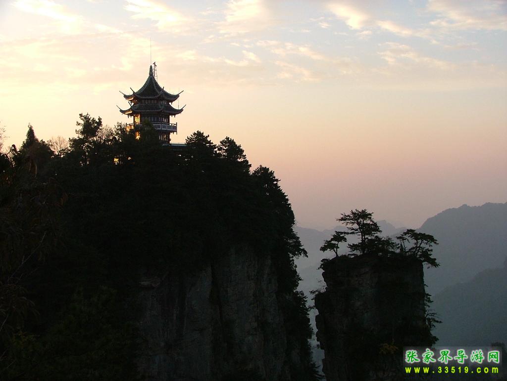 远观黄石寨六奇阁