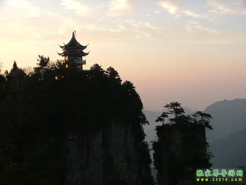 Distant View of Liuqi Pavilion at Huangshizhai