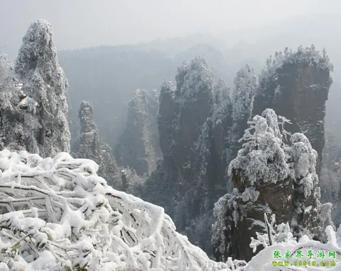 Huangshizhai in Ice and Snow