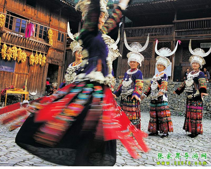 苗家少女舞蹈