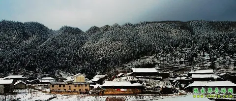 Tujia Houses in Snow