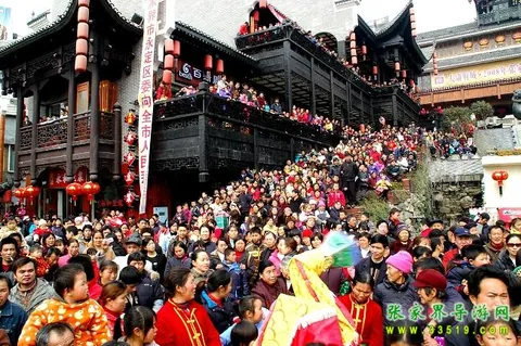 Tujia Dragon Lantern