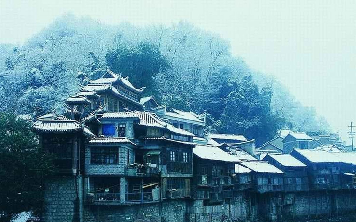 【嗨玩湘西】森林公园·袁家界·天门山·凤凰古城 4日游（2-12人纯玩小团）
