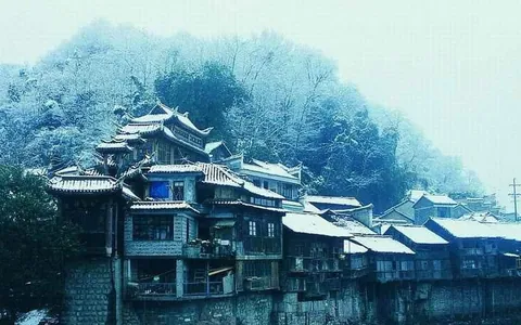 【嗨玩湘西】森林公园·袁家界·天门山·凤凰古城 4日游（2-12人纯玩小团）