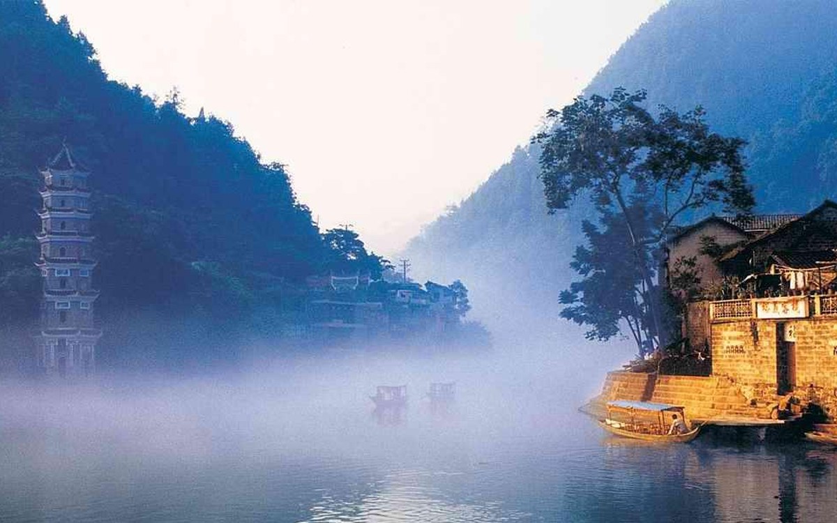 【臻游湘西】森林公园·袁家界·黄石寨·天门山·凤凰古城 5日游（2-12人纯玩小团）